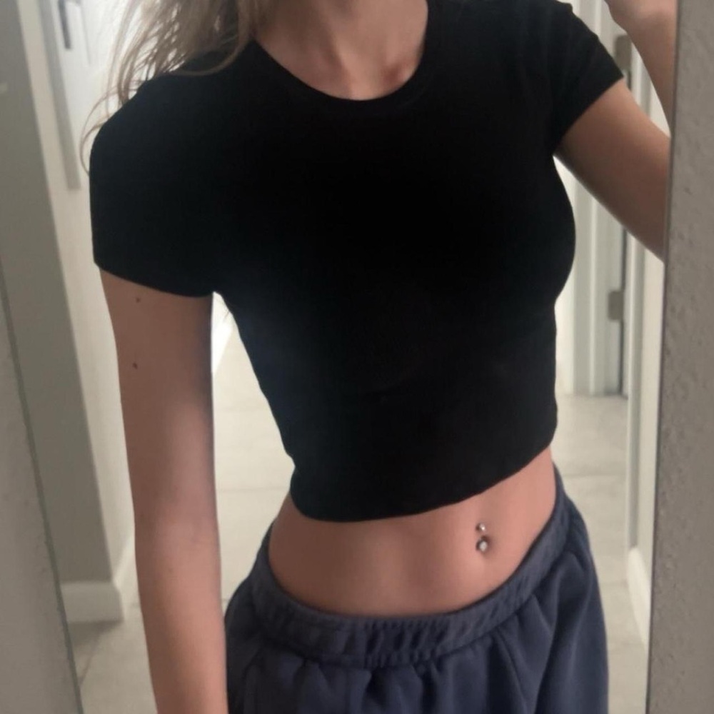 H&M Black Fitted Crop T-Shirt